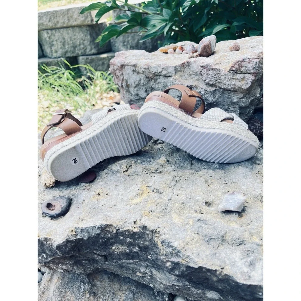 Hot Cakes Girls Stretchy Sandals ****ORDER A SIZE LARGER *****Toddler Size 10